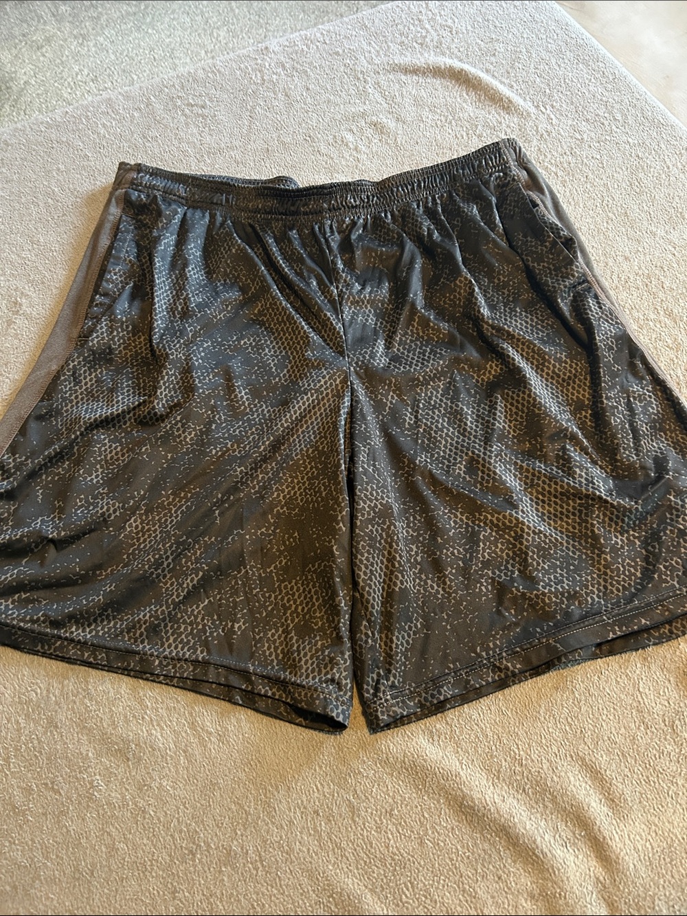 Champion Men's Black & Gray Patterned Athletic Shorts